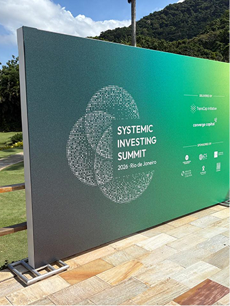 Backdrop do evento Systemic Investing Summit